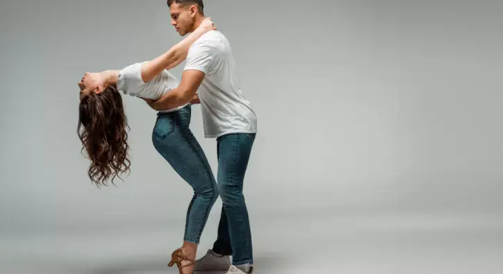 Bachata Müzikleri - Dans Etmeye Doyamayacağınız Bachata Şarkıları!