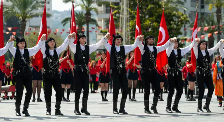 Neden Horon Kursu? – Karadeniz’in Hırçın Doğasını Horonla Keşfedin!