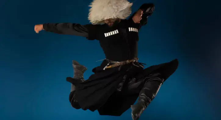 Kafkas Dansı Kursu ile Kendinizi Daha Güçlü Hissedin!