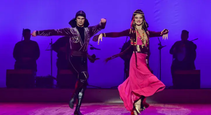 Kafkas Dansları Nelerdir? Tarihi ve Kültürel Gelişimi