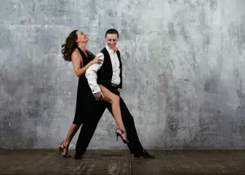 Kizomba Nasıl Bir Dans? Herkes Yapabilir Mi?