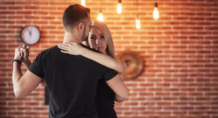 Neden Merengue Kursu? – Ritmi Hisset!